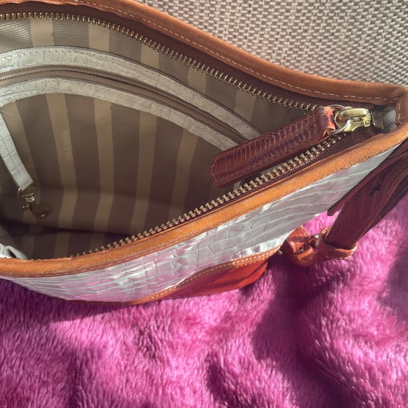 Brahmin leather tan and ivory crossbody. - Picture 2 of 14